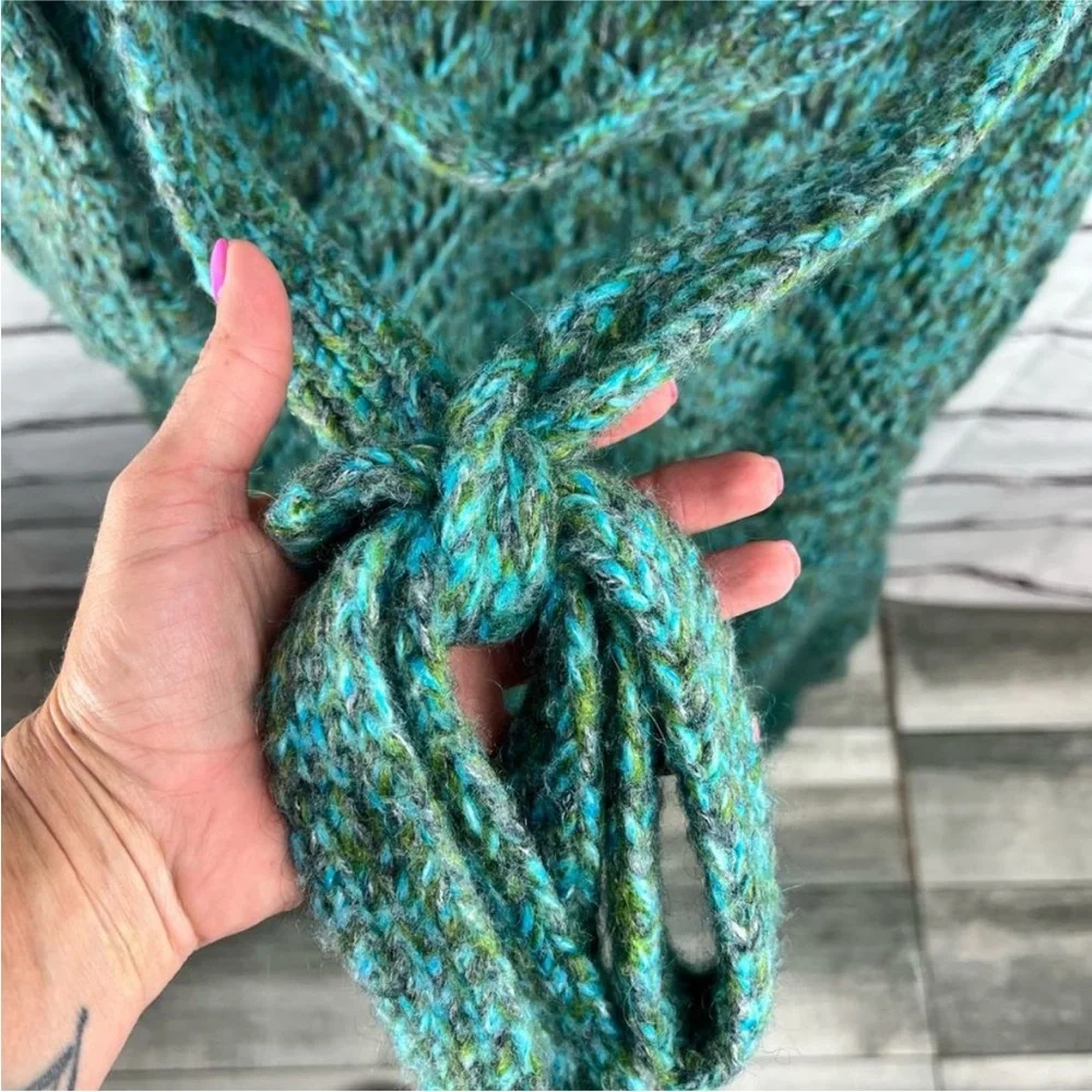 Like new Free People Budapest Dream Crochet duster - Picture 5 of 10